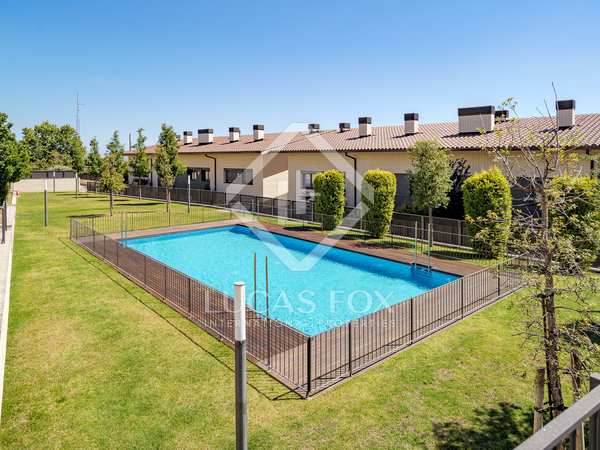 Casa / villa di 255m² in vendita a Teia', Barcellona