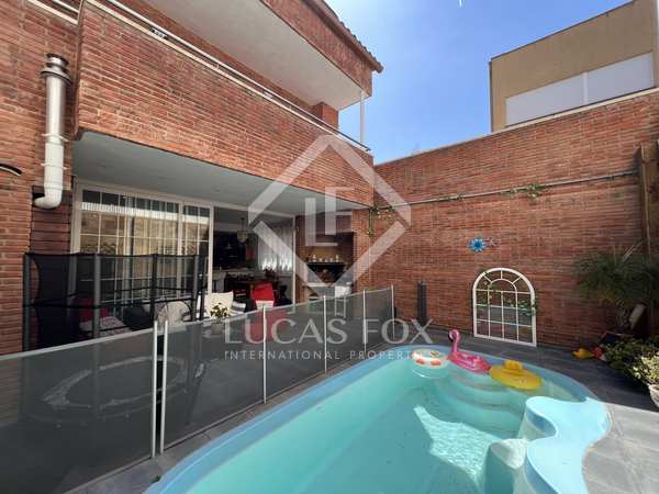 278m² house / villa with 50m² terrace for sale in Sant Pol de Mar