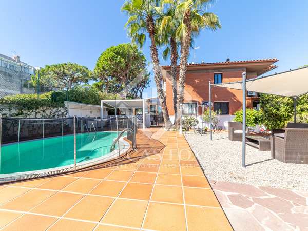 199m² house / villa for sale in La Pineda, Barcelona