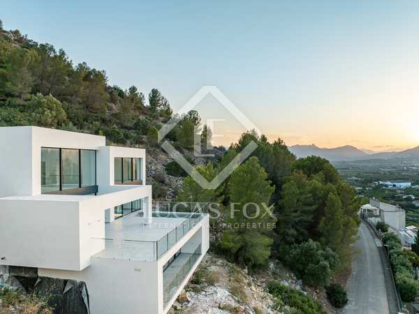 445m² house / villa with 145m² terrace for sale in La Sella