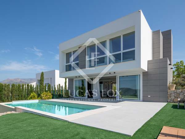Casa / villa di 195m² con 37m² terrazza in vendita a Altea