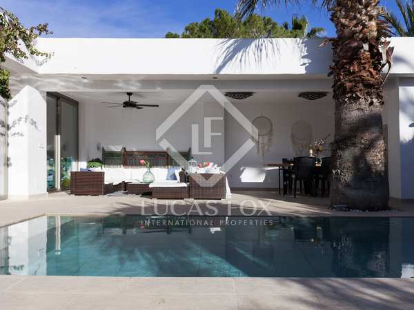 220m2 House For Sale In Los Vinedos 220m2 House For Sale In Los Vinedos