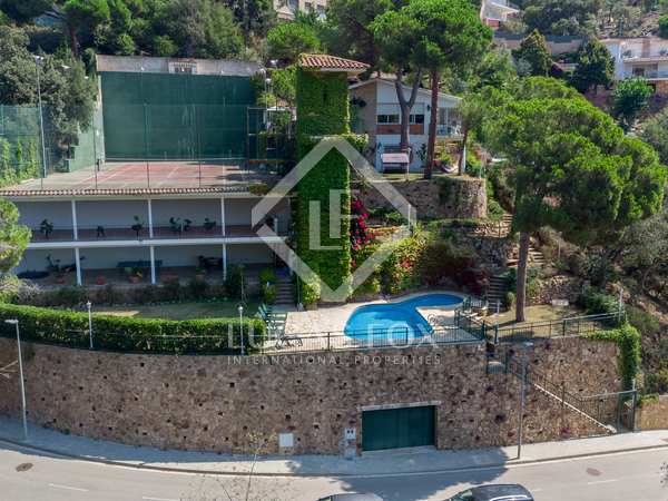 354m² house / villa for sale in Lloret de Mar / Tossa de Mar