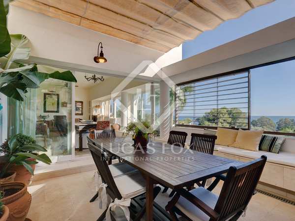 362m² house / villa with 450m² garden for sale in Estepona