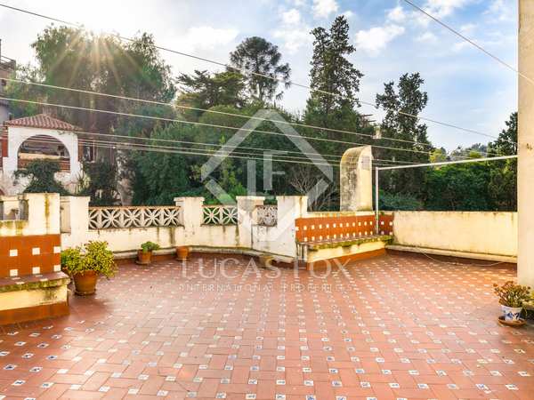 662m² House / Villa with 74m² garden for sale in Poble Sec