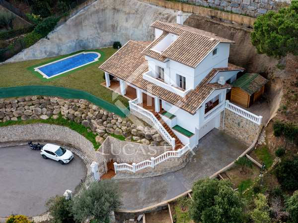 Huis / villa van 261m² te koop in Cabrils, Barcelona