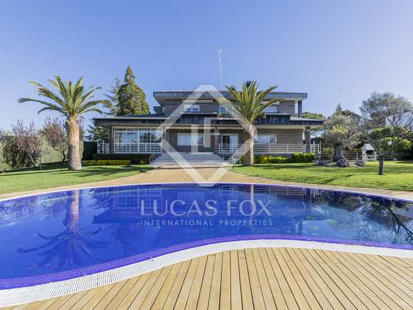 750m² house / villa with 2,500m² garden for sale in Boadilla Monte