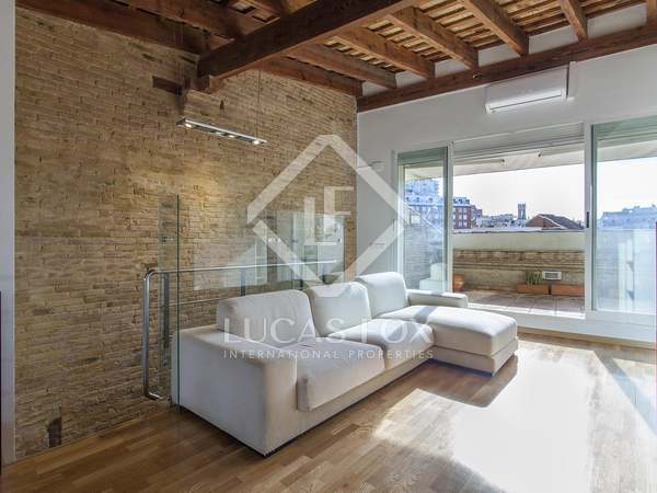 150m² penthouse with 15m² terrace for rent in Sant Francesc
