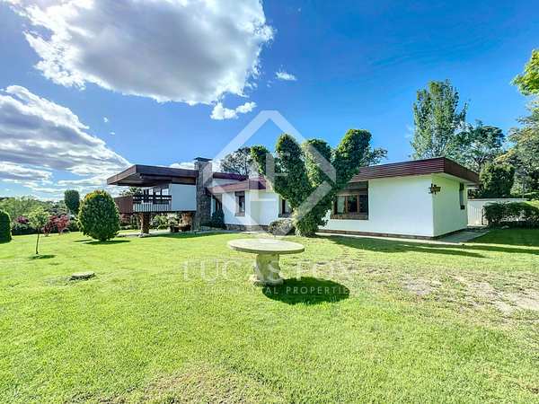 Maison / villa de 385m² a vendre à La Moraleja avec 1,400m² de jardin