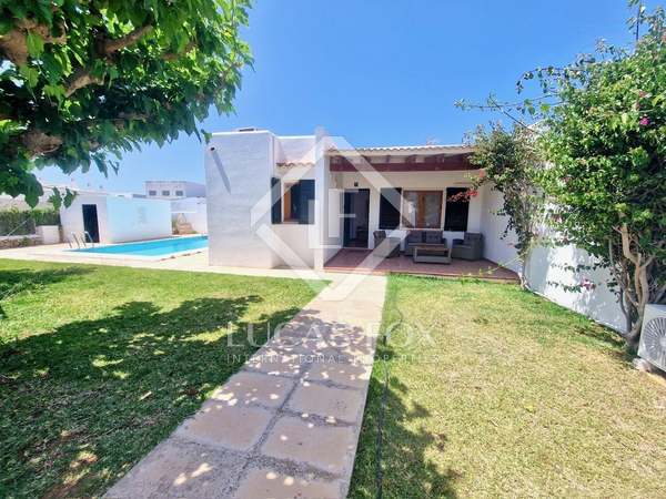 Villa van 81m² te huur met 150m² Tuin in Ciutadella