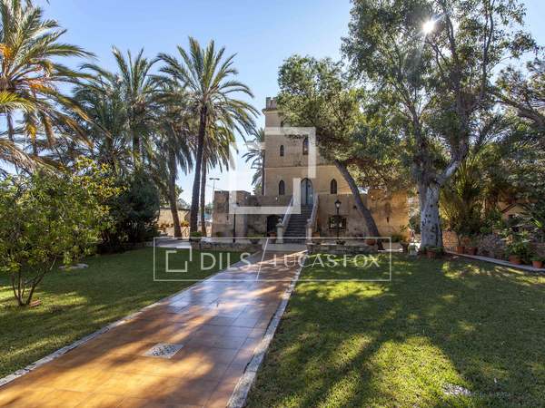 Castelo / Pal&aacute;cio de 350m&sup2; with 1,972m&sup2; Jardim &agrave; venda em D&eacute;nia