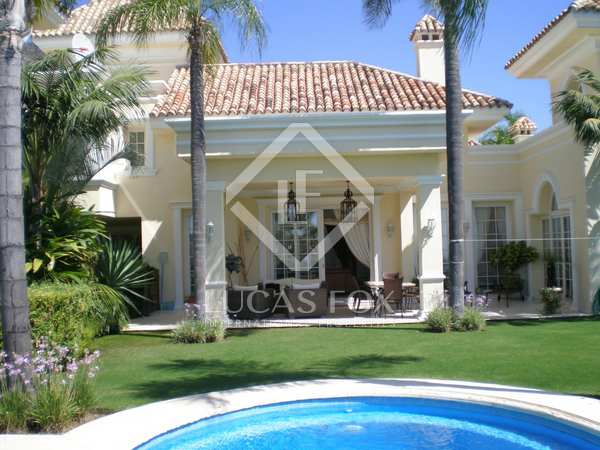 1,116m² house / villa with 2,000m² garden for sale in Sierra Blanca / Nagüeles