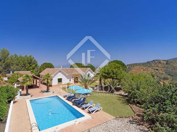 296m² country house for sale in Axarquia, Málaga