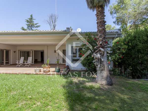 500m² house / villa with 75m² terrace for sale in Godella / Rocafort