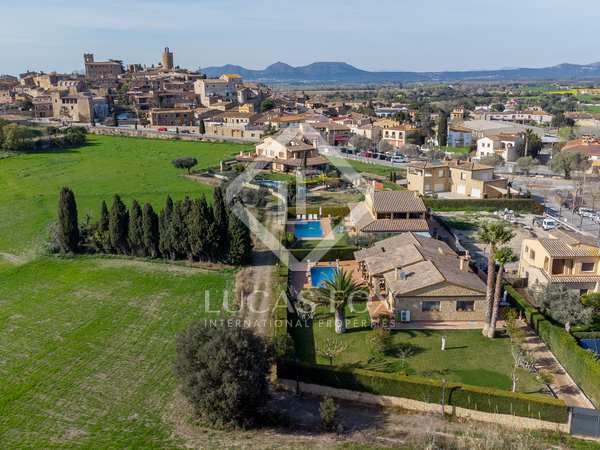 Huis / villa van 396m² te koop in Baix Emporda, Girona