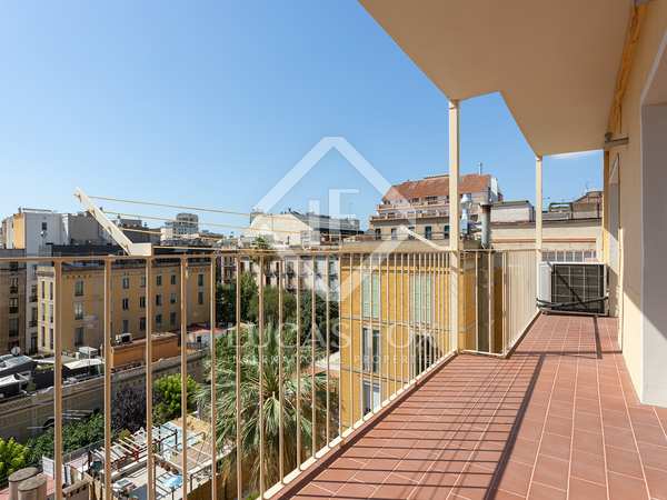 150 m² apartment with a terrace for sale in Eixample Right