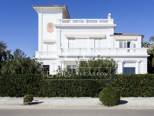 Large period property for sale on Sitges seafront