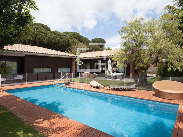 Casa / Vila de 372m² à venda em Sant Vicenç de Montalt