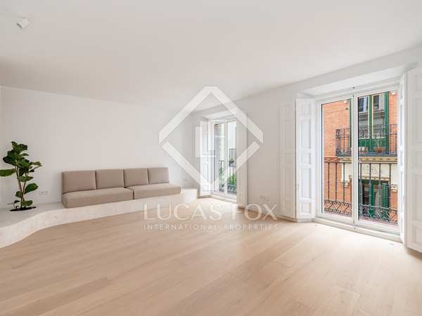 175m² apartment for sale in Cortes / Huertas, Madrid