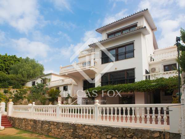 807m² house / villa for sale in Pinares de San Antón - El Candado