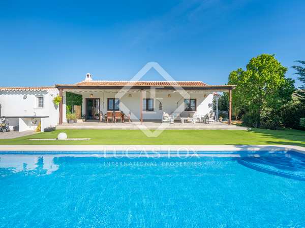 370m² house / villa for sale in Axarquia, Málaga
