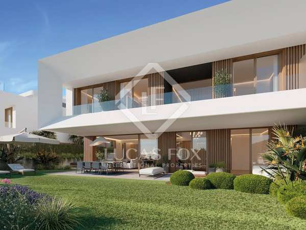 Villa van 422m² te koop met 68m² Tuin in Paraiso