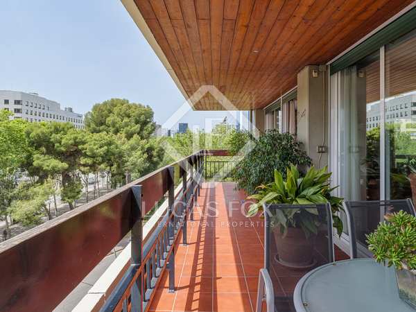 215m² apartment with 31m² terrace for sale in Turó Park