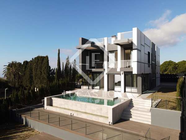 435m² house / villa with 650m² garden for sale in Caldes d'Estrac