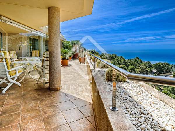 210m² apartment with 142m² terrace for sale in Altea Town