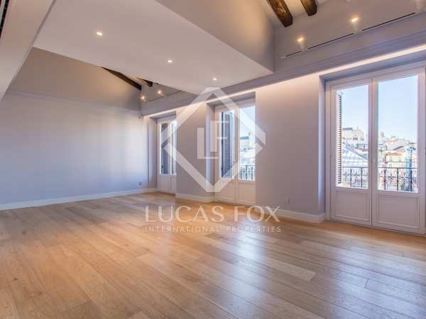 261m² penthouse with 70m² terrace for sale in Justicia