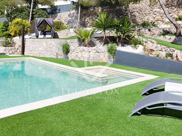 402m² house / villa with 250m² garden for rent in Bellamar