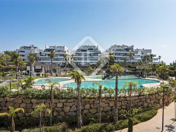 330m² apartment with 136m² terrace for sale in Estepona City