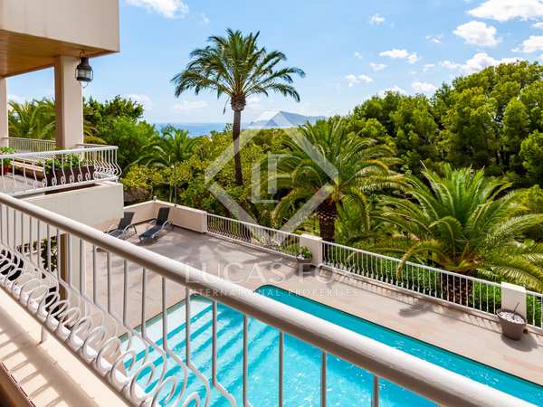600m² house / villa with 120m² terrace for sale in Altea Town