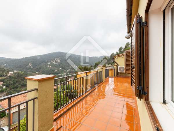 135m² house / villa with 46m² terrace for sale in Sant Cugat