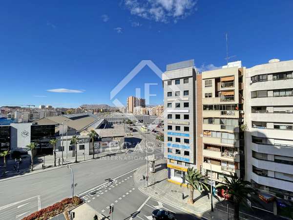 Piso de 105m² en venta en Alicante ciudad, Alicante