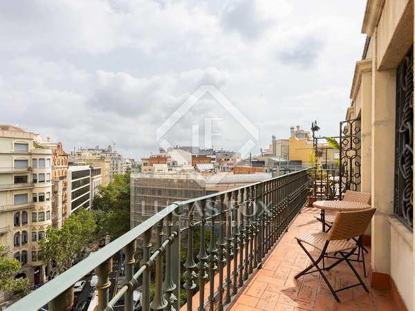 201m² penthouse with 22m² terrace for rent in Eixample Left
