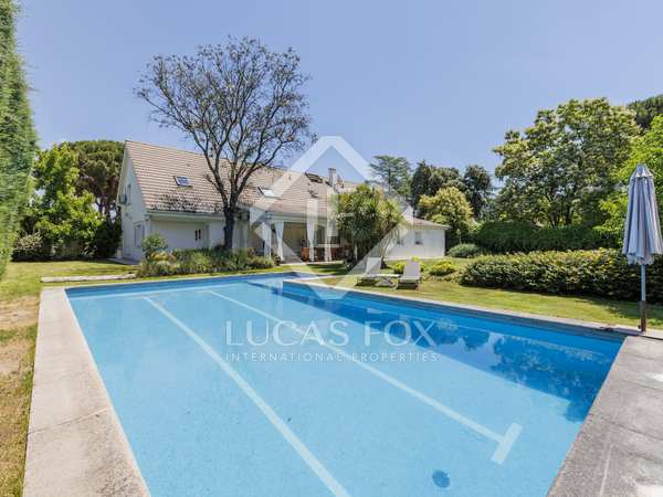 Casa / villa di 452m² con giardino di 1,400m² in vendita a Pozuelo