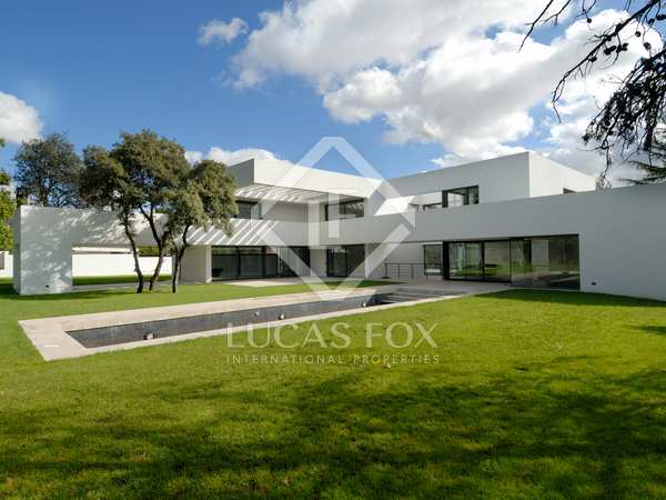 1,014m² house / villa for rent in Aravaca, Madrid
