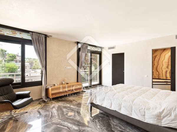 Casa / villa de 1,135m² en venta en La Pineda, Barcelona