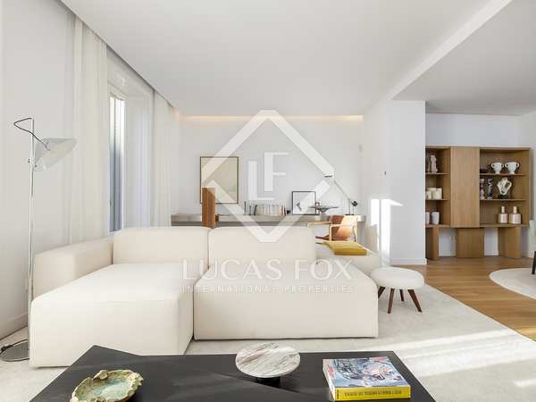 218m² apartment with 30m² terrace for sale in Eixample Right