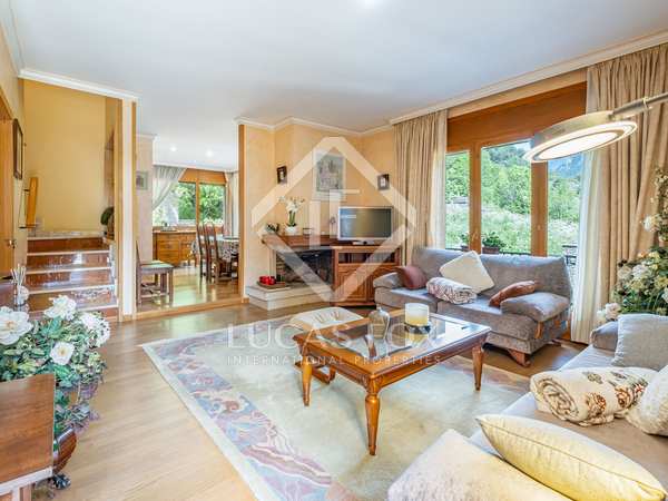 351m² house / villa with 55m² terrace for sale in La Massana