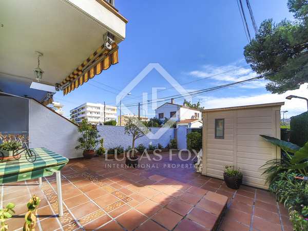 168m² house / villa with 50m² terrace for sale in Cubelles
