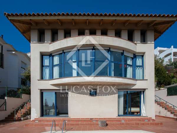 293m² House / Villa for sale in Levantina, Barcelona