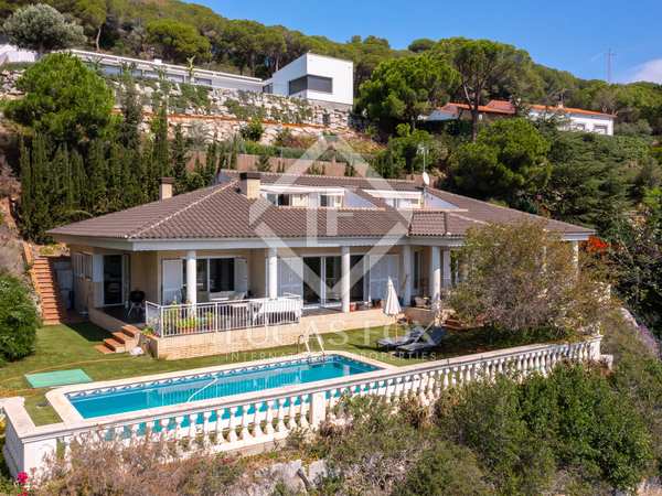 430m² house / villa for sale in Cabrils, Barcelona