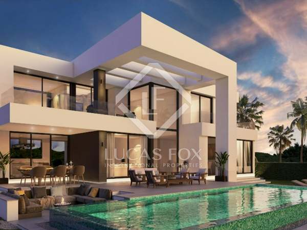 397m² House / Villa with 31m² terrace for sale in East Málaga