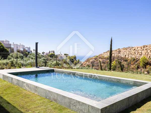 318m² apartment with 188m² terrace for sale in Higuerón