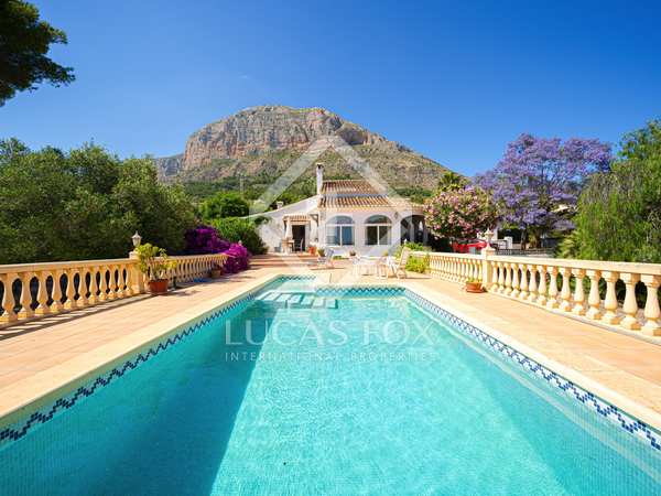 142m² house / villa with 17m² terrace for sale in Jávea