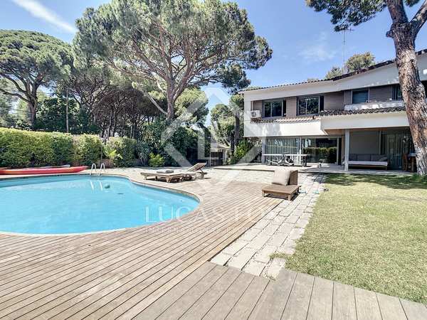 Casa / villa di 270m² in affitto a La Pineda, Barcellona