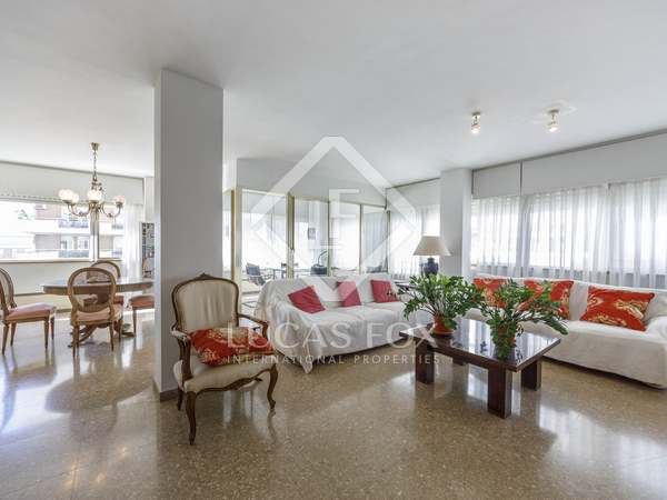 Piso de 222m² en venta en El Pla del Real, Valencia