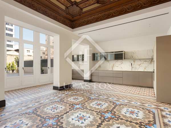 190m² apartment with 124m² terrace for sale in Eixample Right